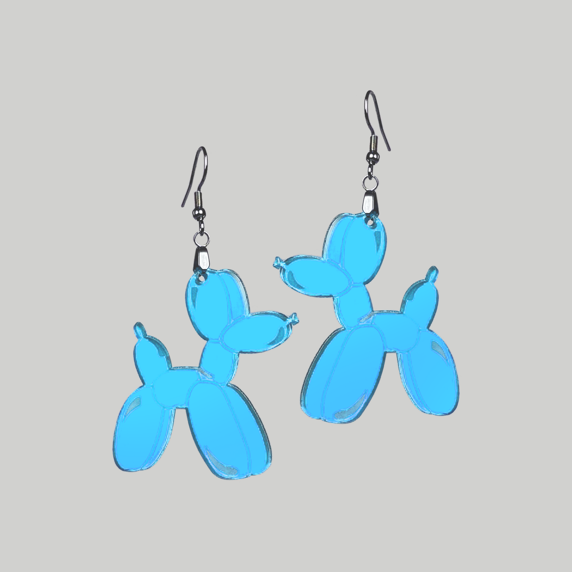 Earrings crafted in the shape of a balloon dog, a lighthearted and unique accessory to bring a smile to your style.